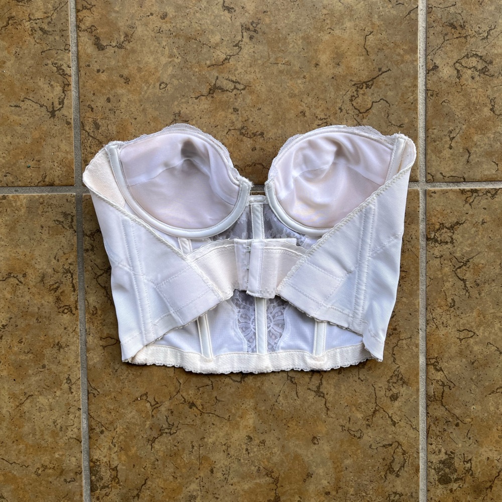 White corset - Picture 2 of 2
